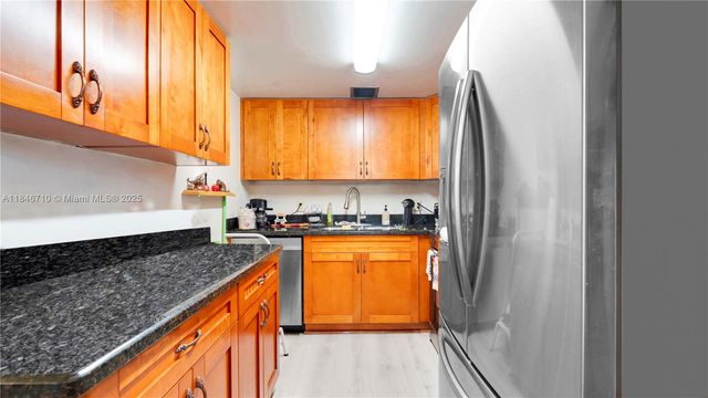 551 SW 135th Ave 111B, Pembroke Pines, FL 33027