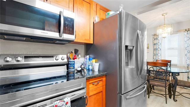 551 SW 135th Ave 111B, Pembroke Pines, FL 33027