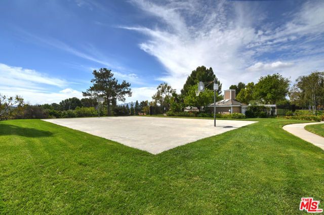 2649 Rikkard Drive, Thousand Oaks, CA 91362