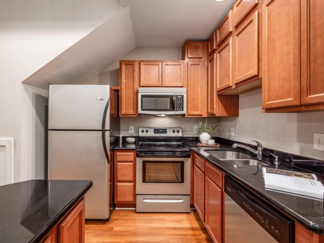 1276 N High Street, 402, Columbus, OH 43201