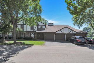 2158 Sunderland Court 201B, Naperville, IL 60565