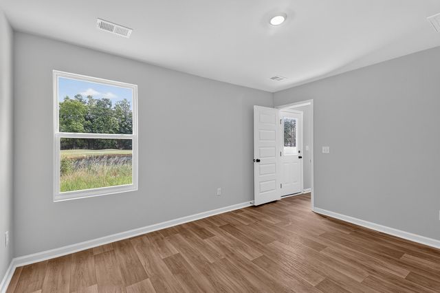 288 Pleasant Valley Dr, Loris, SC 29569
