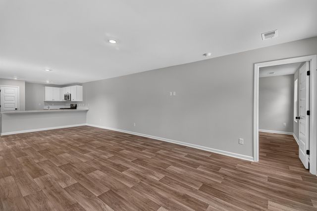 288 Pleasant Valley Dr, Loris, SC 29569