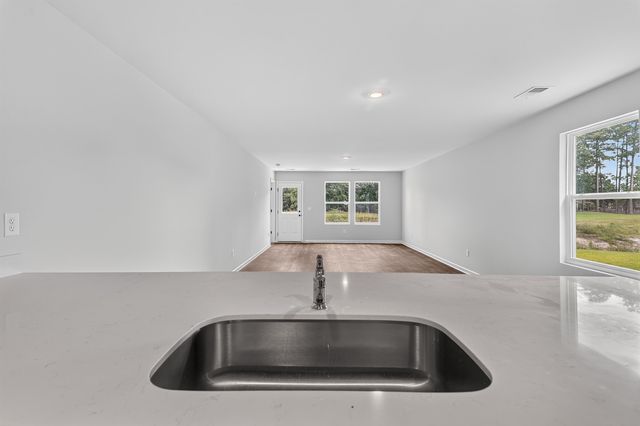 288 Pleasant Valley Dr, Loris, SC 29569