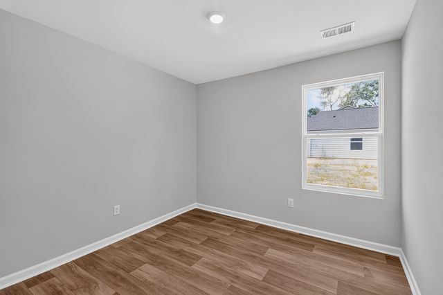 288 Pleasant Valley Dr, Loris, SC 29569