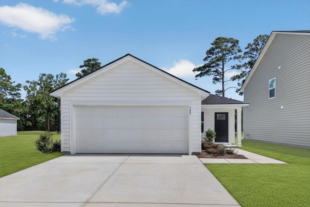 288 Pleasant Valley Dr, Loris, SC 29569
