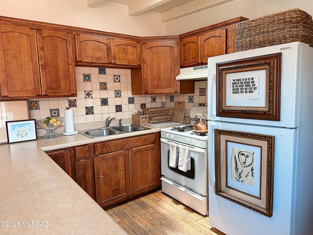 938 S 7th Avenue, Tucson, AZ 85701
