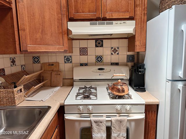 938 S 7th Avenue, Tucson, AZ 85701