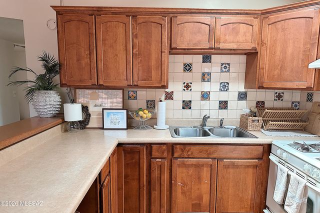 938 S 7th Avenue, Tucson, AZ 85701