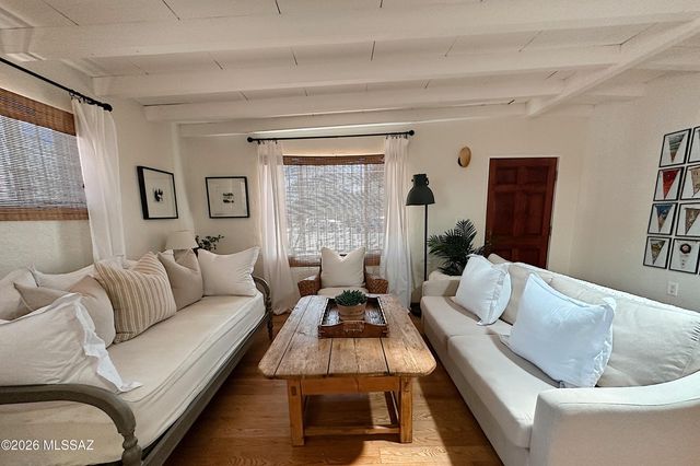 938 S 7th Avenue, Tucson, AZ 85701
