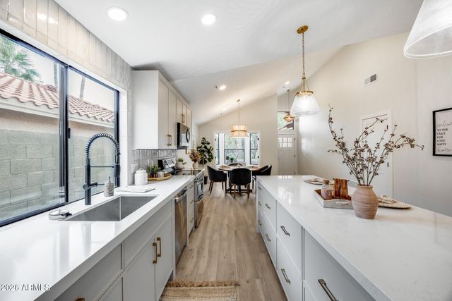 8876 E WINDROSE Drive, Scottsdale, AZ 85260