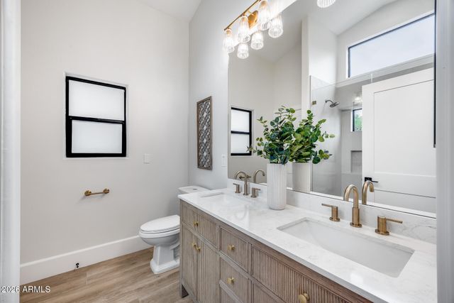 8876 E WINDROSE Drive, Scottsdale, AZ 85260