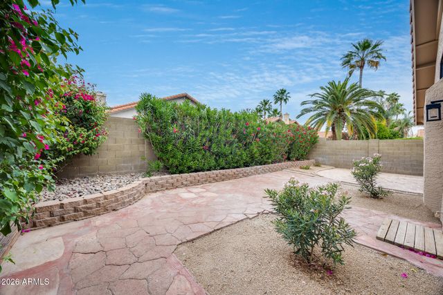 8876 E WINDROSE Drive, Scottsdale, AZ 85260