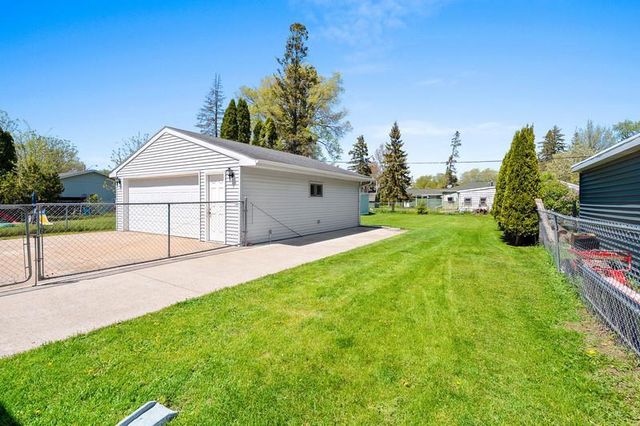 1906 COLUMBIA AVENUE, Oshkosh, WI 54901