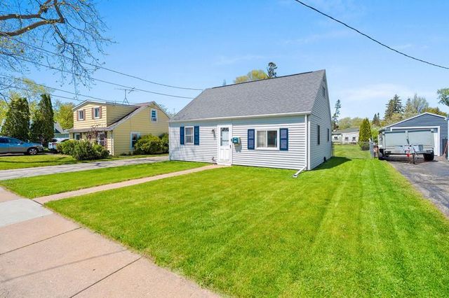 1906 COLUMBIA AVENUE, Oshkosh, WI 54901