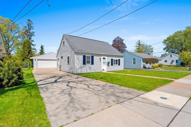 1906 COLUMBIA AVENUE, Oshkosh, WI 54901