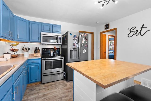 1906 COLUMBIA AVENUE, Oshkosh, WI 54901