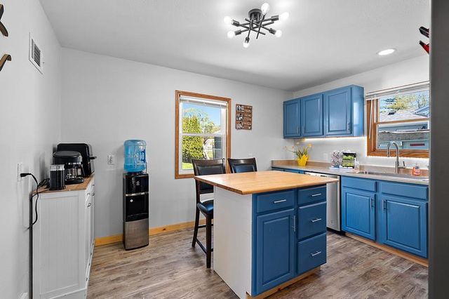 1906 COLUMBIA AVENUE, Oshkosh, WI 54901