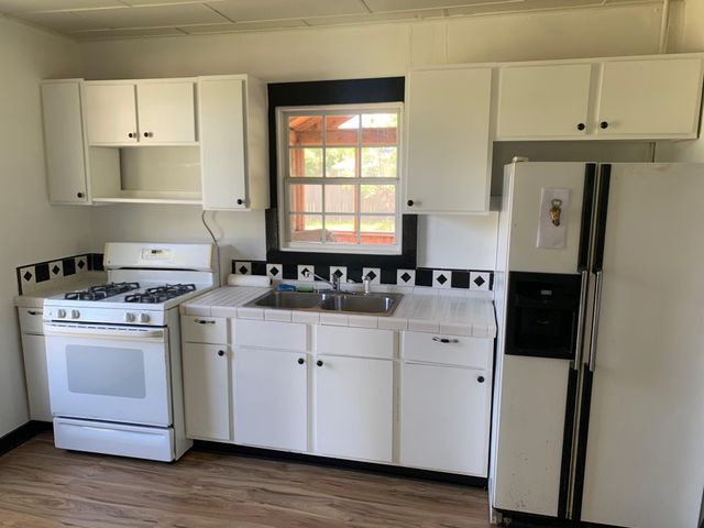435 N West ST, Bertram, TX 78605
