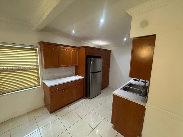 2021 Wilmington St, Opa-locka, FL 33054