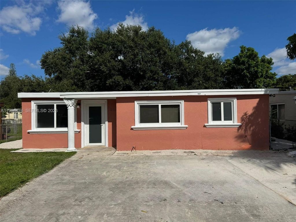 2021 Wilmington St, Opa-locka, FL 33054