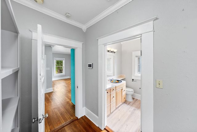 2032 E Cesar Chavez ST, Austin, TX 78702