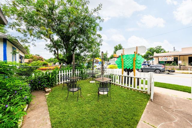 2032 E Cesar Chavez ST, Austin, TX 78702