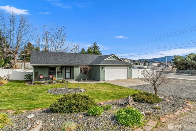 1989 4th St SE, East Wenatchee, WA 98802