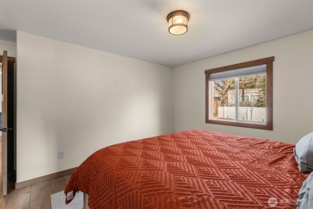 1989 4th St SE, East Wenatchee, WA 98802