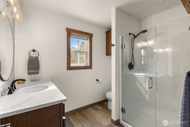 1989 4th St SE, East Wenatchee, WA 98802