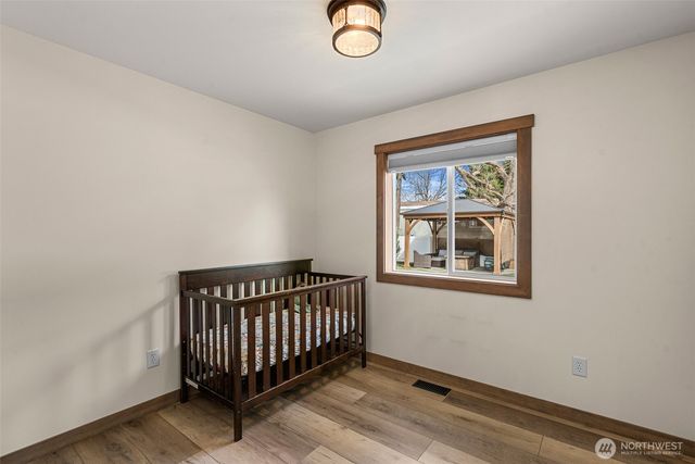 1989 4th St SE, East Wenatchee, WA 98802