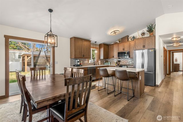 1989 4th St SE, East Wenatchee, WA 98802