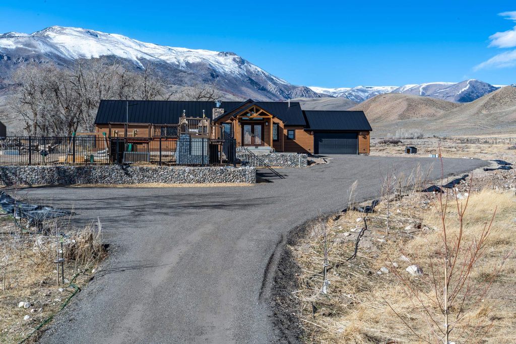 409 Tolman Rd, Clark, WY 82435