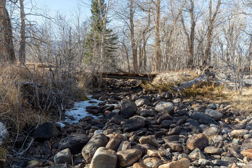 409 Tolman Rd, Clark, WY 82435 photo 10