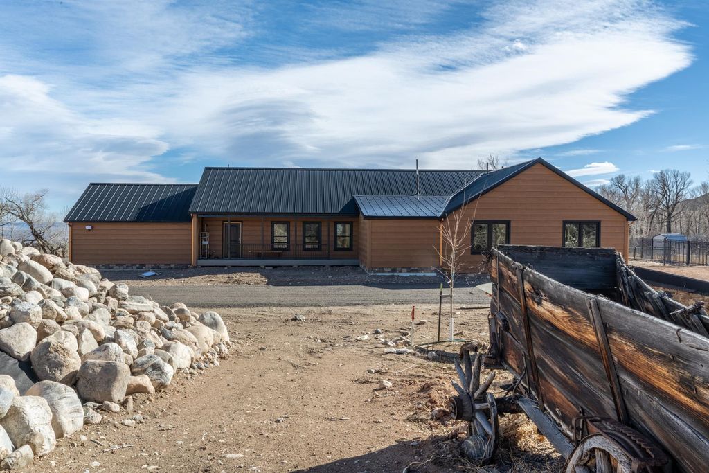 409 Tolman Rd, Clark, WY 82435 photo 12