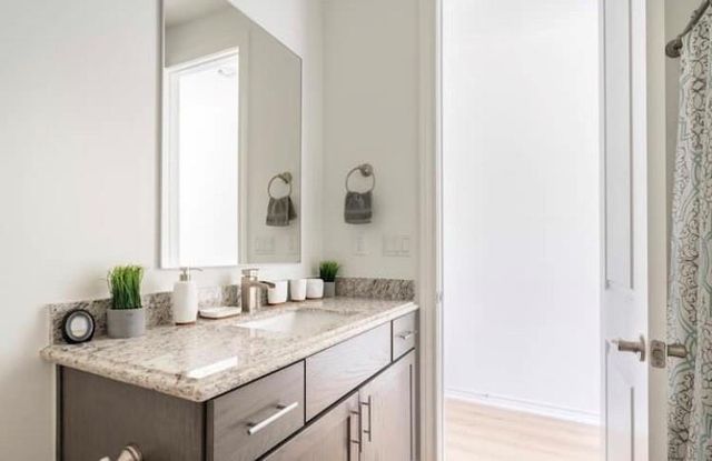 3231 Real Street B, Houston, TX 77087