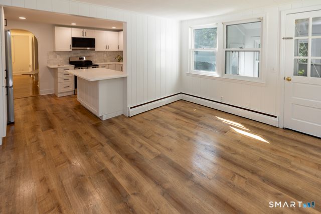 35 School House Road, Old Saybrook, CT 06475