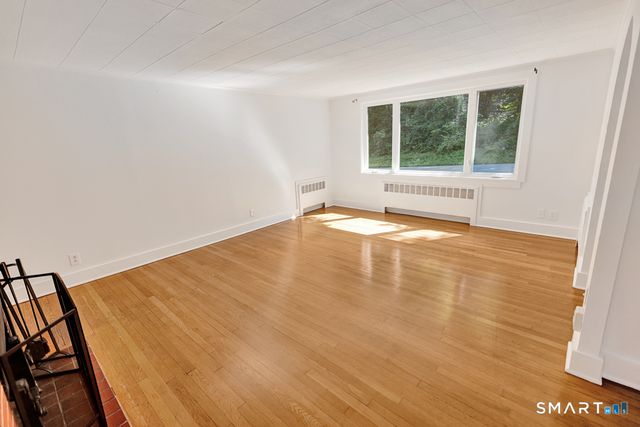 35 School House Road, Old Saybrook, CT 06475