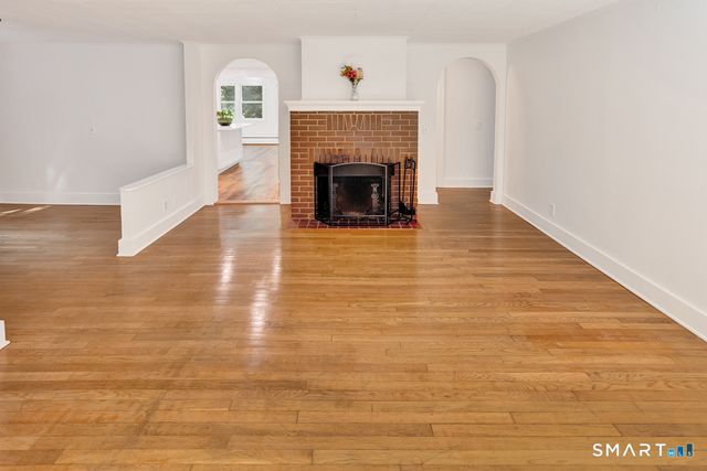 35 School House Road, Old Saybrook, CT 06475