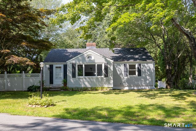 35 School House Road, Old Saybrook, CT 06475