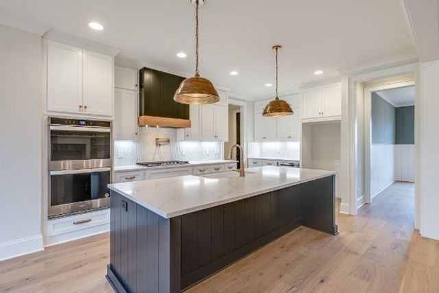 1 Cobbler Ridge Rd, Franklin, TN 37064