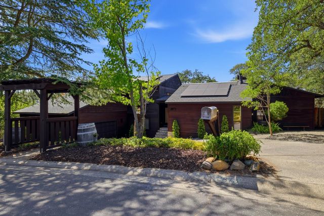 2873 King Edward Dr, El Dorado Hills, CA 95762