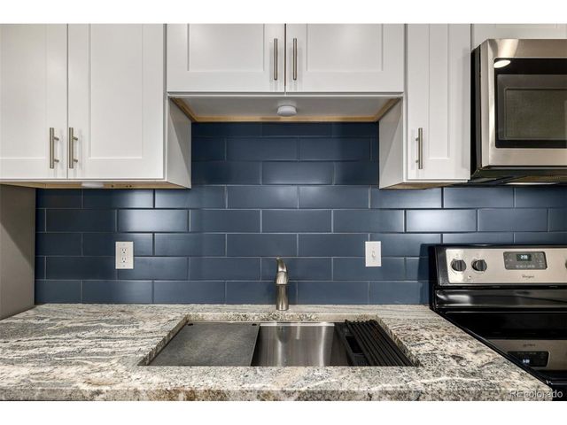 2946 S Moline Pl, Aurora, CO 80014