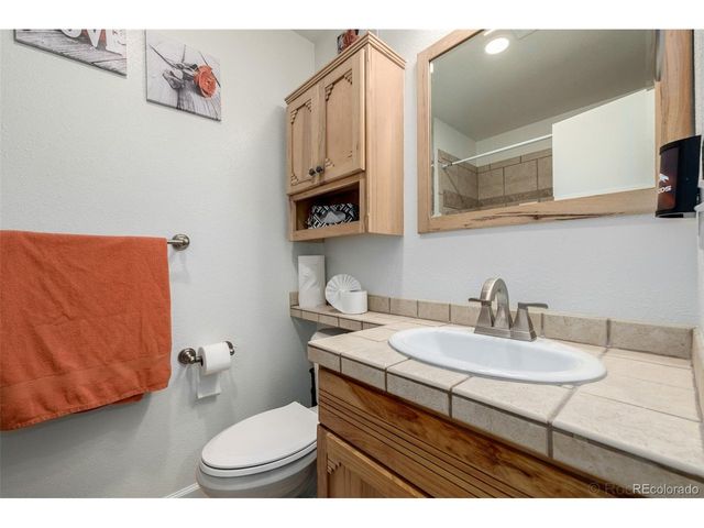 2946 S Moline Pl, Aurora, CO 80014