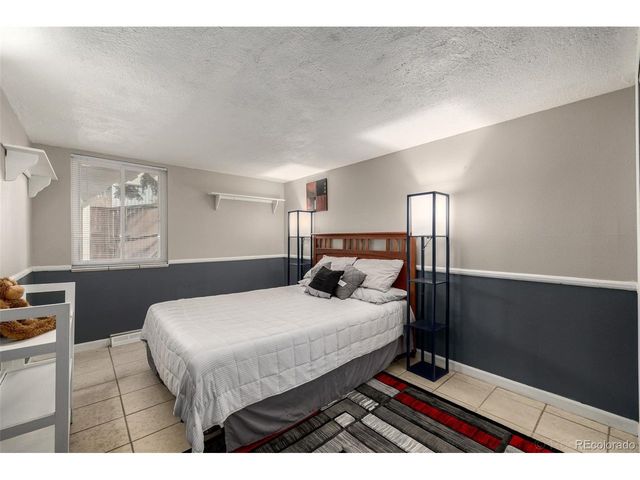 2946 S Moline Pl, Aurora, CO 80014