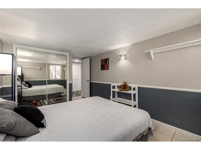 2946 S Moline Pl, Aurora, CO 80014