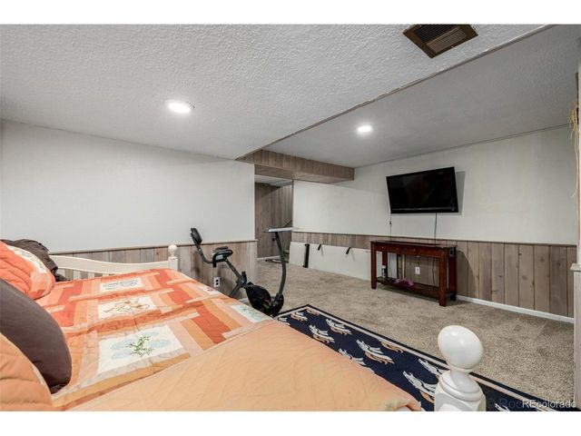 2946 S Moline Pl, Aurora, CO 80014