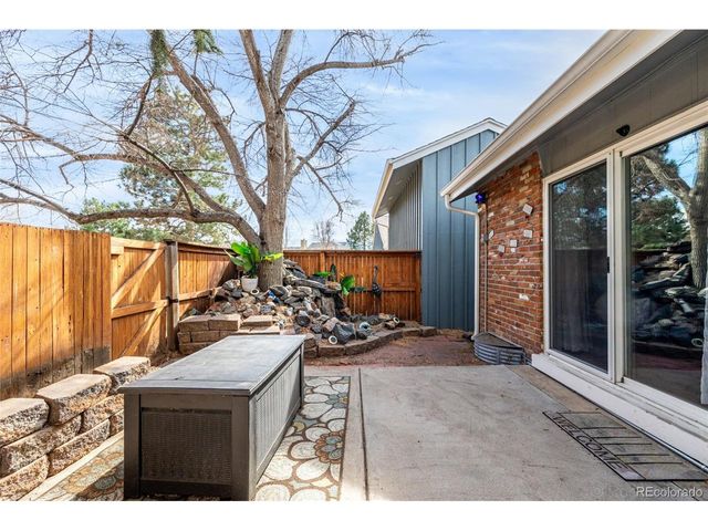 2946 S Moline Pl, Aurora, CO 80014