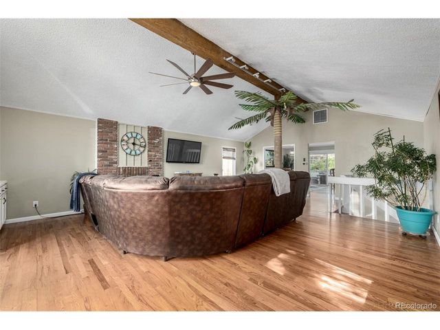 2946 S Moline Pl, Aurora, CO 80014