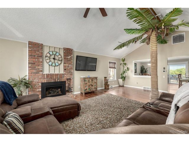 2946 S Moline Pl, Aurora, CO 80014